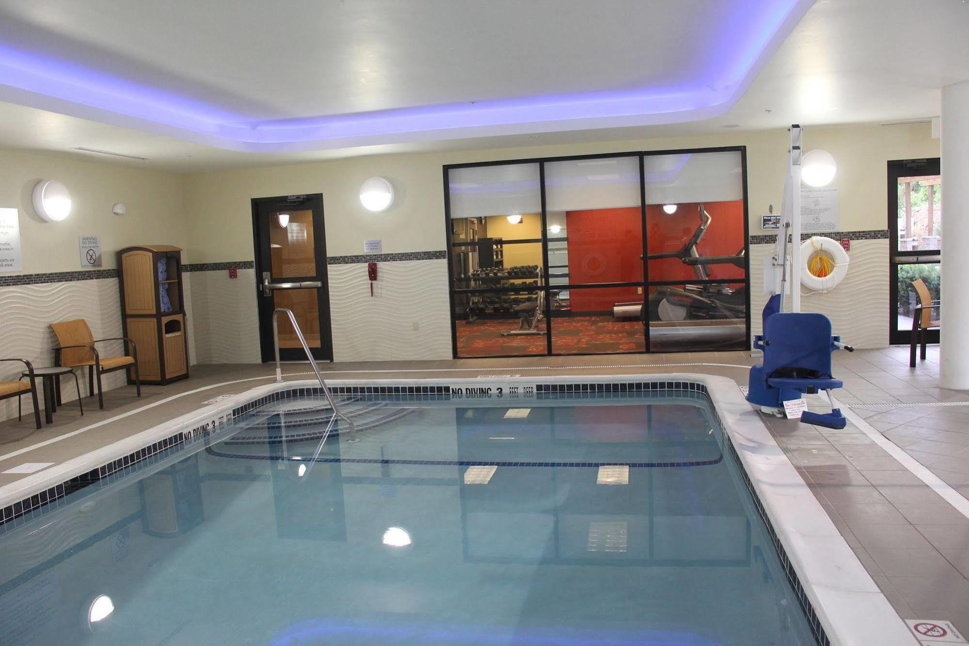 Courtyard By Marriott Oneonta Hotel Bagian luar foto