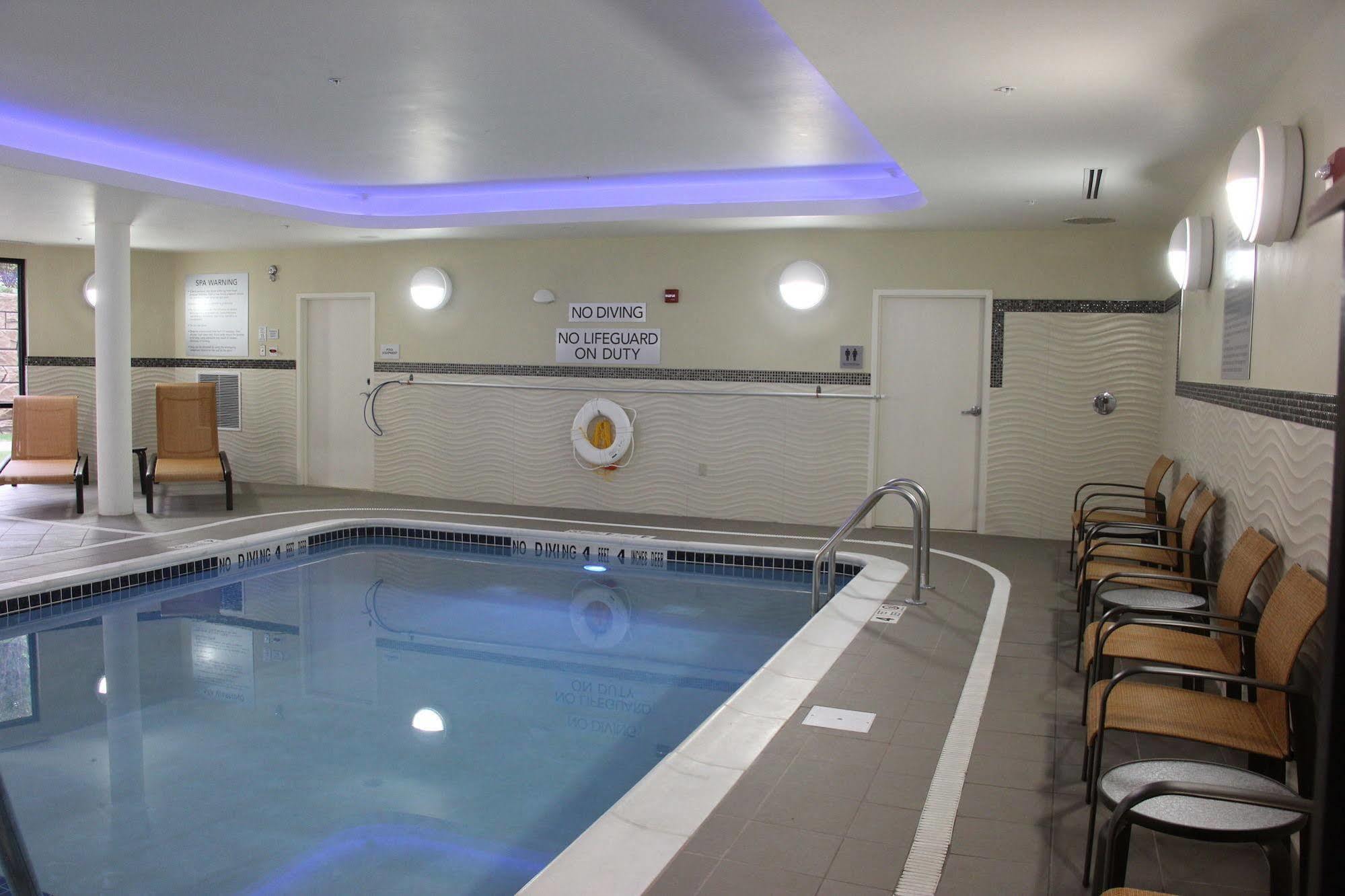 Courtyard By Marriott Oneonta Hotel Bagian luar foto